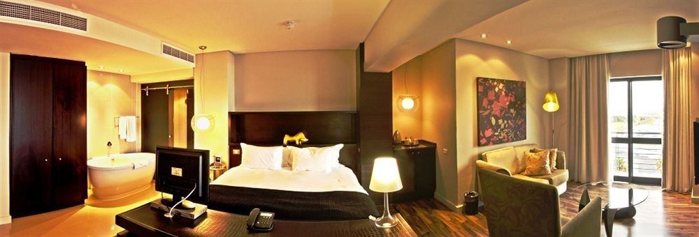 Colosseum Hotel Le Cap Extérieur photo