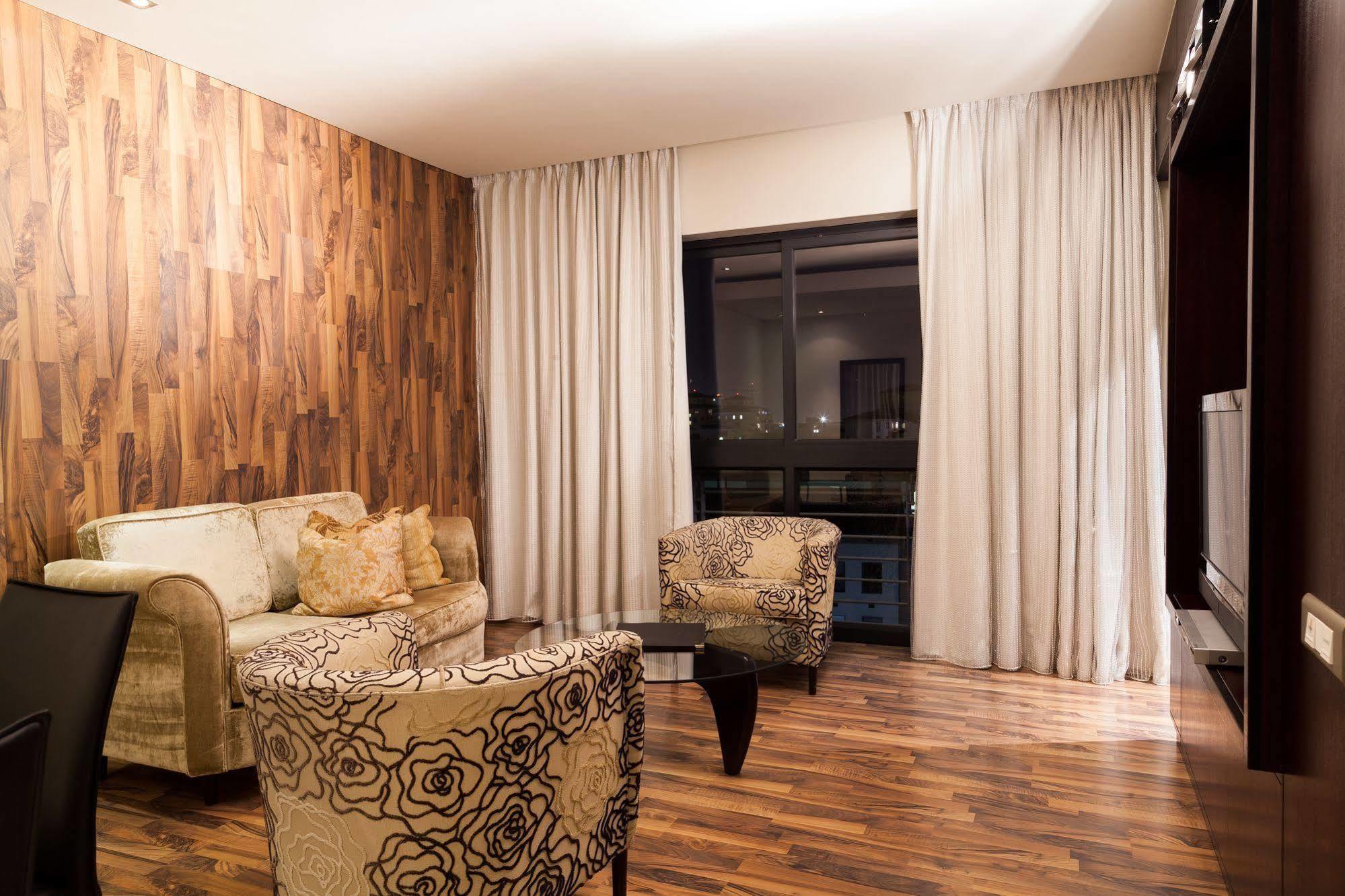 Colosseum Hotel Le Cap Extérieur photo