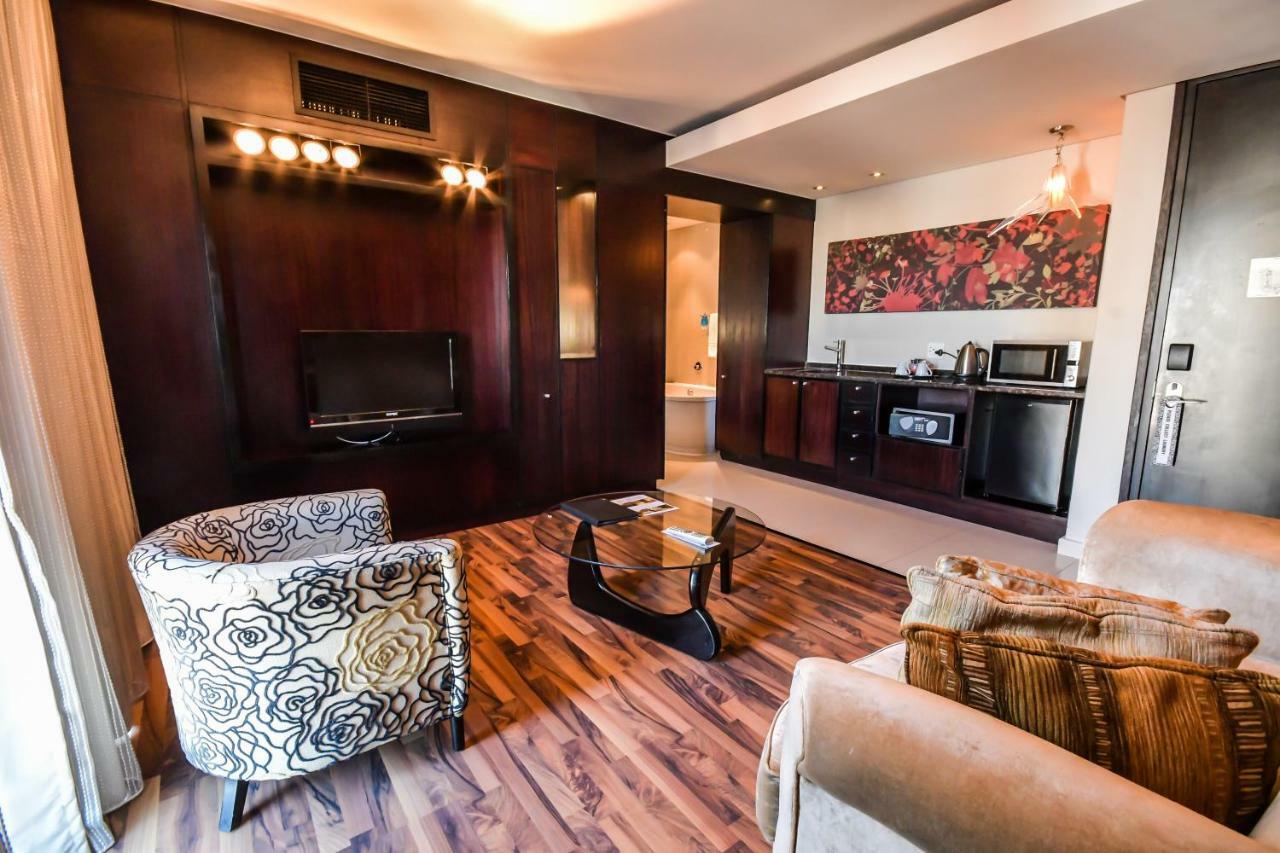 Colosseum Hotel Le Cap Extérieur photo